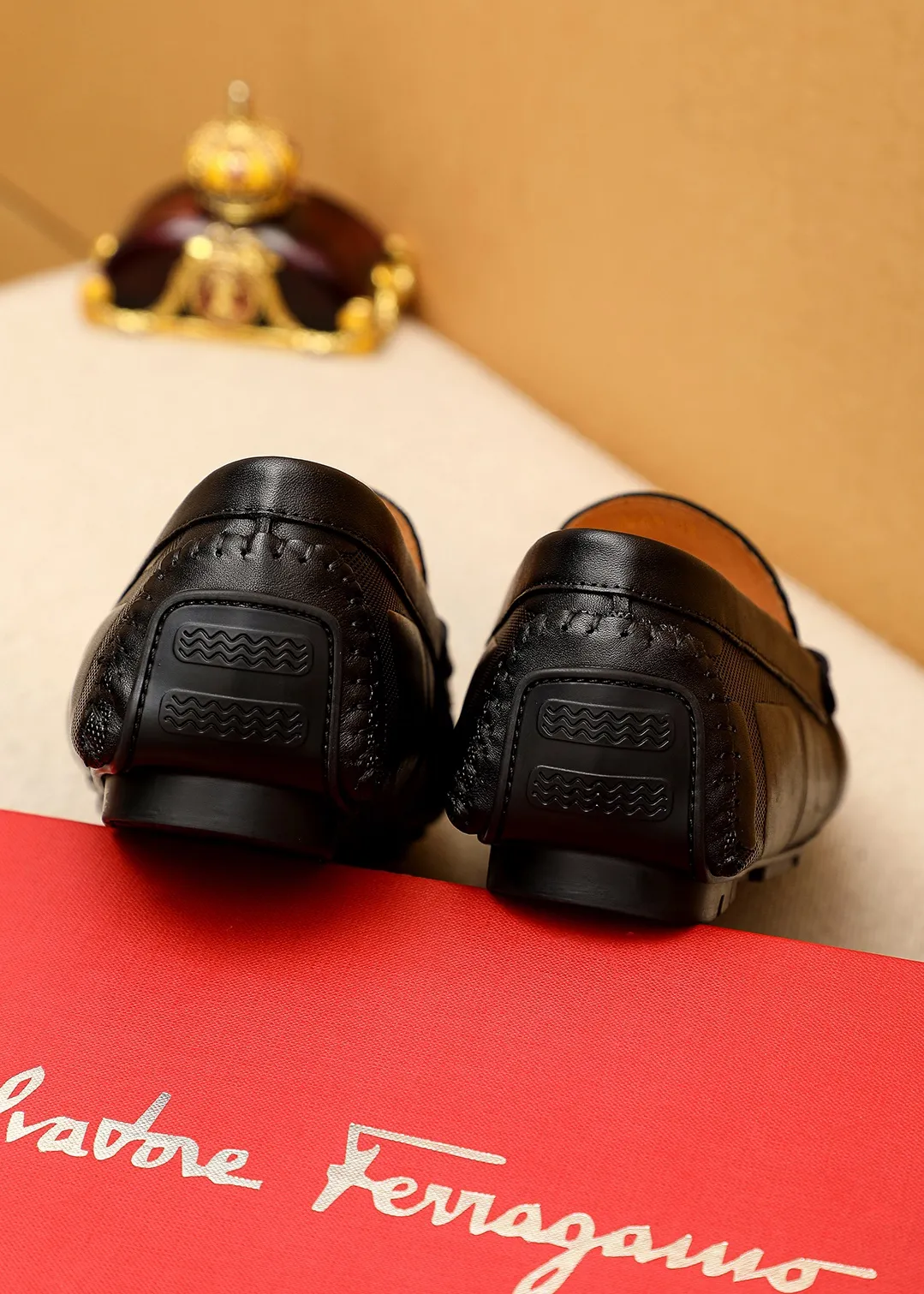 Men's shoes 💰360 💐 Product trademark: Ferragamo "Ferragamo" bean shoes Regular size: 38-44 (45.46🉑️customized) Product materials: Selected imported calfskin embossed upper + classic hardware buckle, imported pig leather lining. Strong three-dimensional visual effect, original outsole color: 1⃣️color optional